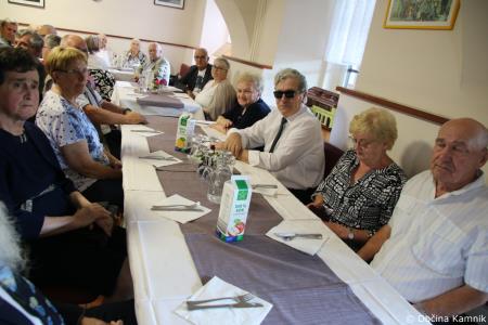 Slavnostna podelitev priznanj in cvetja diamantnim in zlatim parom (9)